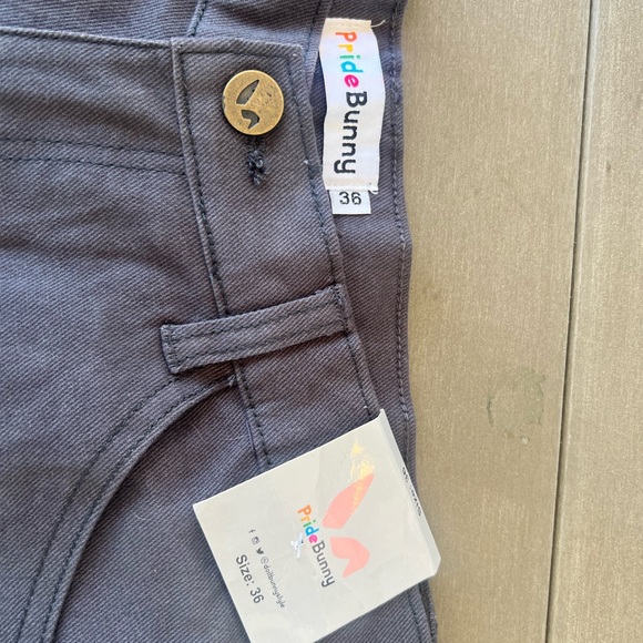 Pridebunny chino shorts - Picture 3 of 8